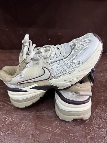Кроссовки, 36, Nike, Б/у, цвет - Бежевый, Платная доставка