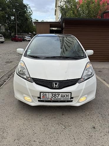 Honda Fit: 2011 г., 1.4 л, Вариатор, Бензин, Хэтчбэк at lalafo.kg Honda Fit: 2011 г., 1.4 л, Вариатор, Бензин, Хэтчбэк