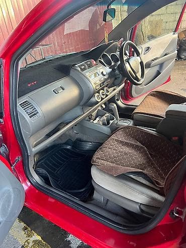 Продажа авто: Honda Fit: 2004 г., 1.5 л, Вариатор, Бензин, Хэтчбэк — 5