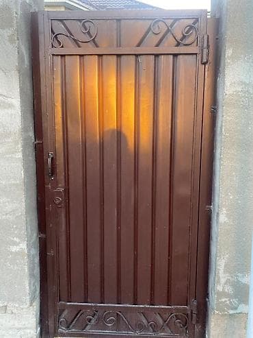 Распашные ворота: Калитка и распашные ворота из металла Номер для связи : - Материал — 2