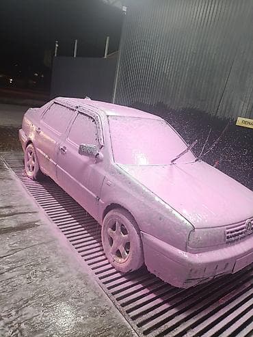 Volkswagen Vento: 1990 г., Седан