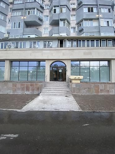 Сдается помещение 300 м2, или 30 м2 и 270 м2 первая линия по