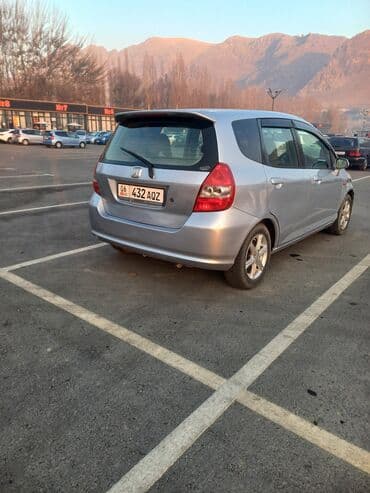 запчасти на опель вектра с: Honda Fit: 2002 г., 1.3 л, Автомат, Бензиновая — 3