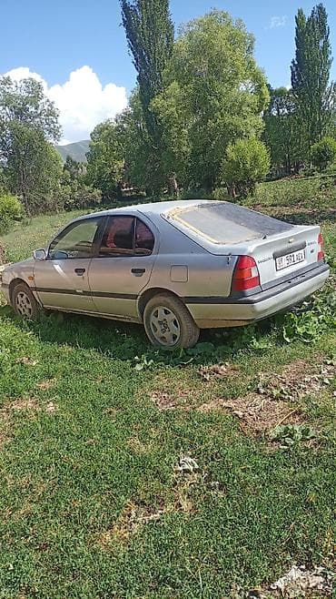 Транспорт: Nissan Primera: 1993 г., Механика, Седан — 1