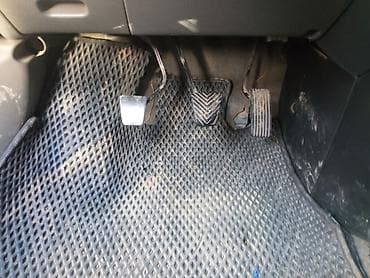 grandis: Mitsubishi Grandis: 2001 г., 2 л, Механика, Бензин, Универсал — 7