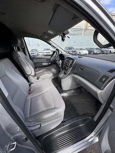 самое машина: Hyundai Starex: 2019 г., 2.5 л, Автомат, Дизель, Фургон — 8