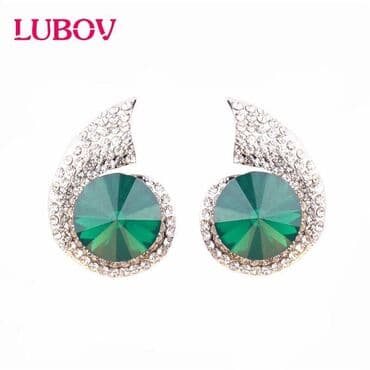 самые красивые свадебные платья в мире: Серьги Г с изумрудным кристаллом и россыпью страз — это украшение — 2