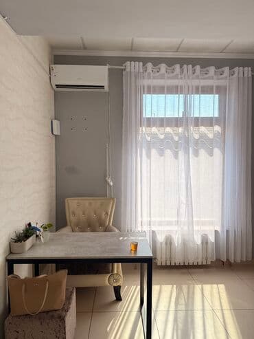 Сдаю Кабинет в салоне, 12 м², Для бровиста, Для визажиста, Для лешмейкера at lalafo.kg Сдаю Кабинет в салоне, 12 м², Для бровиста, Для визажиста, Для лешмейкера