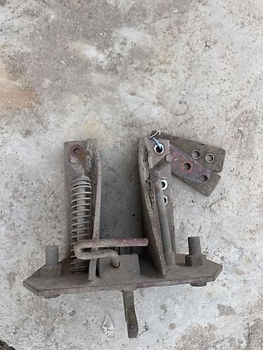 Наборы инструментов: Держатель запаски гигантов Подходит для больших размеров — 1