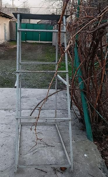 Складная стремянка-лестница, Материал: Металл, Б/у, Для дома, Высота: До 2 м