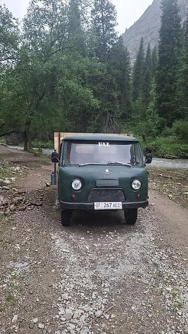 Унаа: УАЗ 452 Buhanka: 1976 г., 2.4 л, Кол менен иштөөчү, Бензин, Van — 1