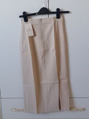 срочно в связи с переездом: Распродажа остатка товара!!! Продаются юбки новые по 200с. по — 1