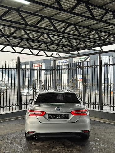 android bmw: Toyota Camry: 2018 г., Гибрид, Седан — 4