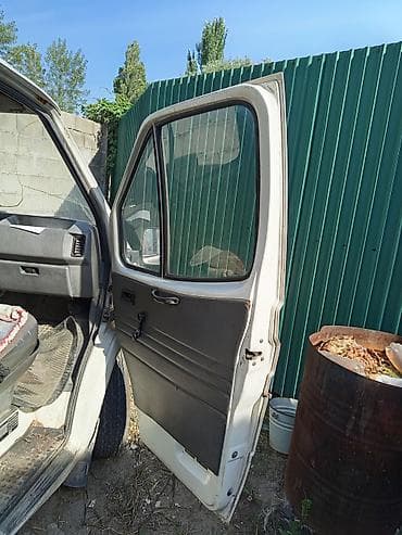 бус грузовик: Легкий грузовик, Ford, Стандарт, 3 т, Б/у — 8