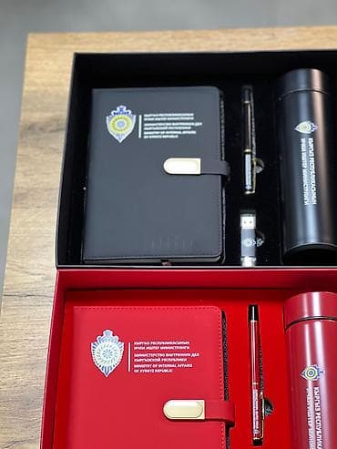 канцелярский набор руководителя: Подарочный набор с вашим логотипом и названиями Состав набора: - — 4