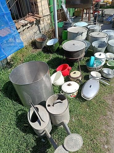 В связи с отьездом продаю, кастрюли разного обьема, ковши, емкости для