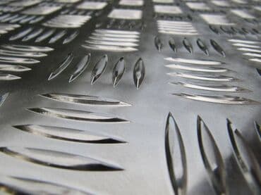 Лист рифленый Размер: 1.5х6; 1.25х2.5; 1.5х3; 1.25х6. мм