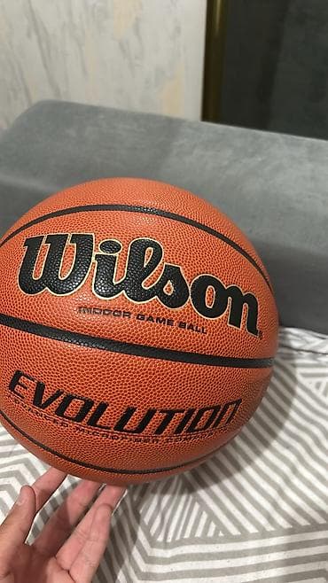 найк оригинал мужские: Wilson мяч, размер 7. Почти новый, особо не игрался, только на корте — 1