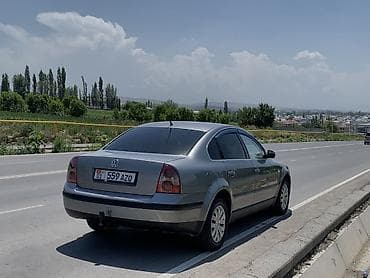 Унаа: Volkswagen Passat: 2002 г., 2 л, Кол менен иштөөчү, Бензин, Седан — 3