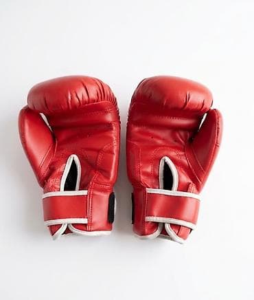 Перчатки: 🥊 Боксёрские перчатки от EVERLAST. В отличном состоянии. Для юных — 4