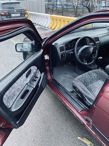 ваз 2004: Nissan Primera: 1998 г., 1.6 л, Автомат, Бензин, Седан — 4