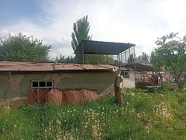 домик на дачу: Продаётся частный дом с двором и хозяйственным блоком. Дом находится — 5