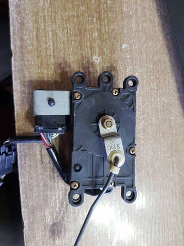 запчасти на мицубиси паджеро 2: Mitsubishi Pajero 2 актуатор печки, Митсубиси Паджеро W44 — 3