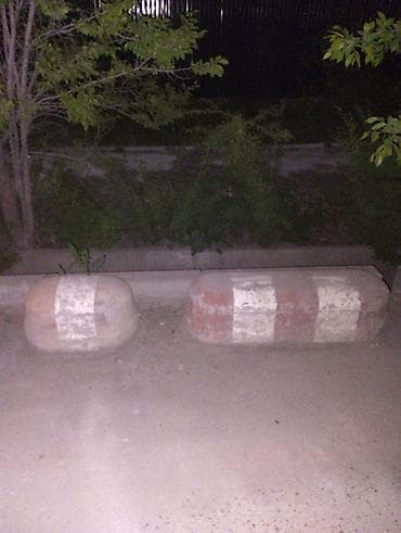 кант бетон: Дорожные бетонные ограничители/столбики для парковки и тротуаров. - — 1