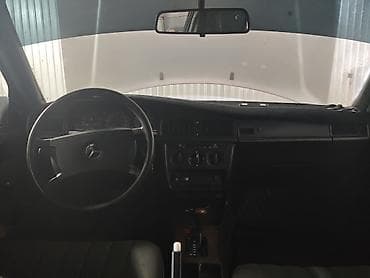 mers e124: Mercedes-Benz 190: 1987 г., 2.3 л, Автомат, Бензин, Седан — 5