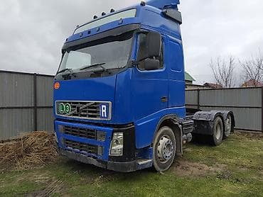 audi s7: Тягач, Volvo, 2005 г., Тентованный — 1