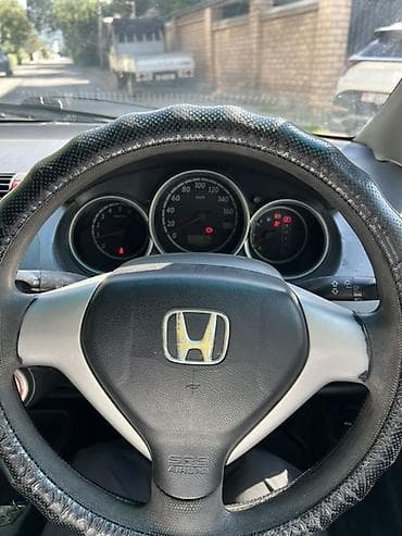 Транспорт: Honda Fit: 2002 г., 1.3 л, Вариатор, Бензин, Хэтчбэк — 4