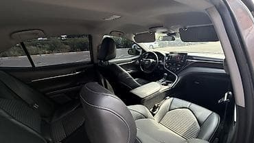 byd e2 2022: Toyota Camry: 2021 г., 2.5 л, Автомат, Бензин, Седан — 4