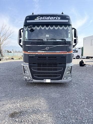 Тягач, Volvo, 2014 г., Тентованный