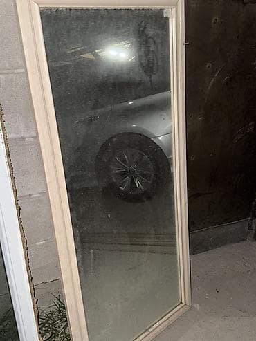 тумбочка с мойками: Зеркало в прямоугольной раме - Тип: напольное/настенное зеркало - — 1