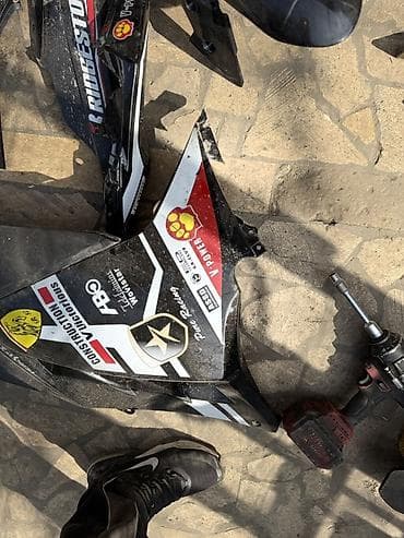 спортивный мотоцикл купить бу: Спортивный мотоцикл в обтекателях, черный, с декоративными наклейками — 4