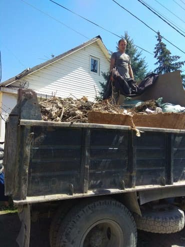 работу разнорабочий: Пилю деревья, дрова, выкорчевываю пни, земляные работы, перекопка — 3