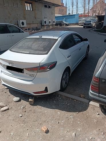 варианты: Hyundai Elantra: 2019 г., 1.6 л, Автомат, Электромобиль, Седан — 3