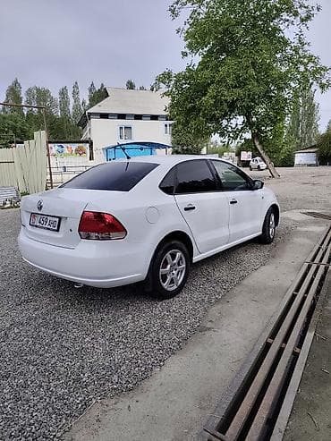 кормушки для животных: Volkswagen Polo: 2014 г., 1.6 л, Механика, Бензин, Седан — 2