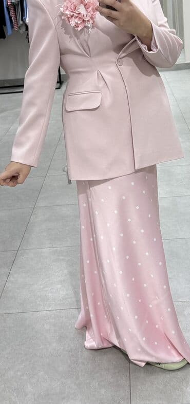 бу свадебные: Нарядный женский комплект в нежно-розовом оттенке: - Юбка длинная в — 3