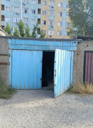 18 м², Кирпичный, Бетонный | Смотровая яма, Подвал, погреб