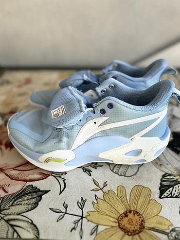 военные принадлежности: Баскетбольные кроссовки (мужские) В отличном состоянии светло — 7