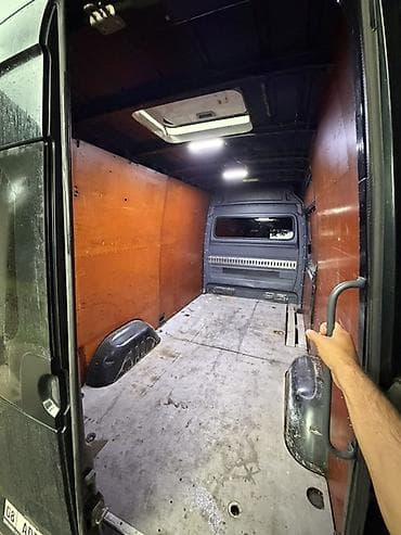 Транспорт: Mercedes-Benz Sprinter (средний база, высокий кузов), темно‑серый. 3 — 8