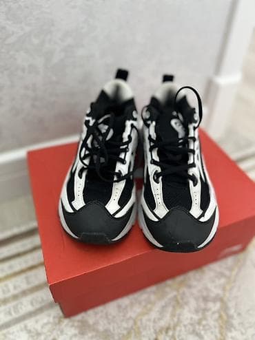 Прокат одежды: Мужские кроссовки, 37, Б/у, цвет - Черный — 2