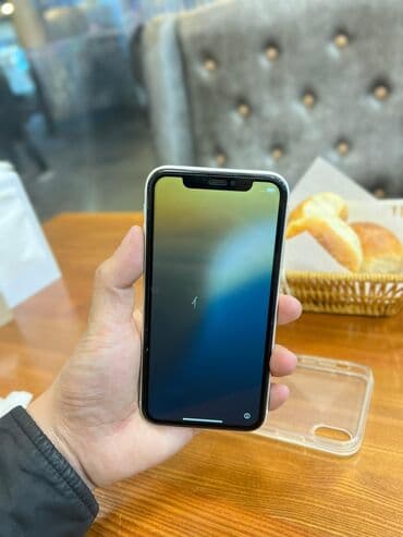 где можно купить рацию: IPhone Xr, Б/у, Белый, Чехол — 1