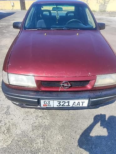 Opel Vectra: 1990 г., Седан