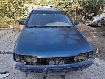 Трубки, патрубки, шланги: Крышка багажника Nissan, 1993 г., Б/у, Оригинал — 2