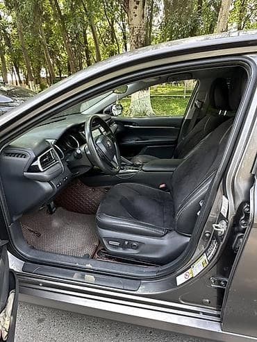 приус 2013: Toyota Camry: 2018 г., 2.5 л, Вариатор, Гибрид, Седан — 7
