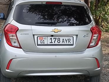 Продажа авто: Chevrolet Spark: 2017 г., 1 л, Автомат, Бензин, Хэтчбэк — 4