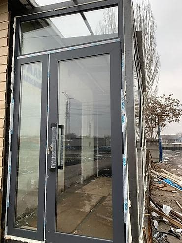 оазис: Алюминиевая входная дверь с витражным остеклением для коммерческих — 1