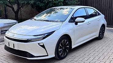 Toyota Corolla: 2026 г., Гибрид, Седан
